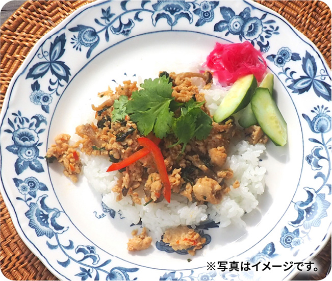 食のキーマン、大阪ゆかりの人たちによる推しコメントを会場でご紹介! 浪速料理研究家 上野修三さん 「オテル・ドゥ・ミクニ」 三國清三さん 「エル・ポニエンテ」 小西由企夫さん スタイリスト 高橋みどりさん フリーライター スズキナオさん